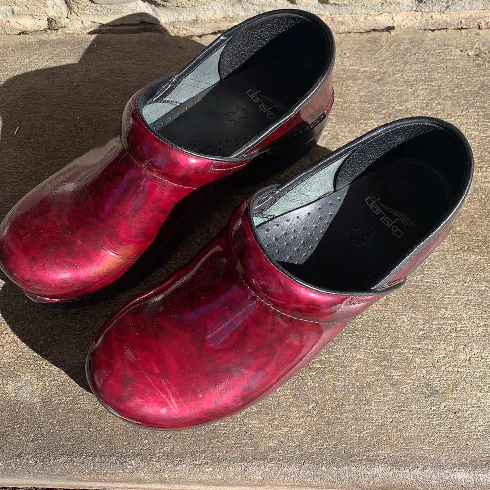 Ruby dansko shoes. Only worn a couple of times. Nice and clean.